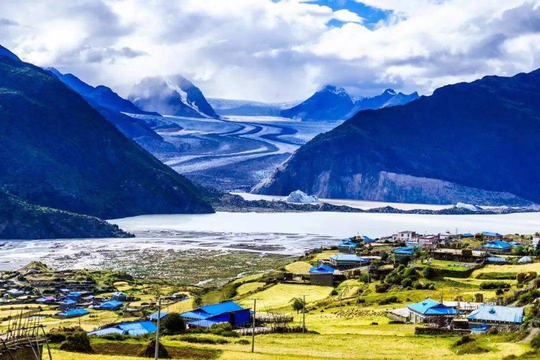 西藏旅游旺季盛启，文化传承与生态保护同辉